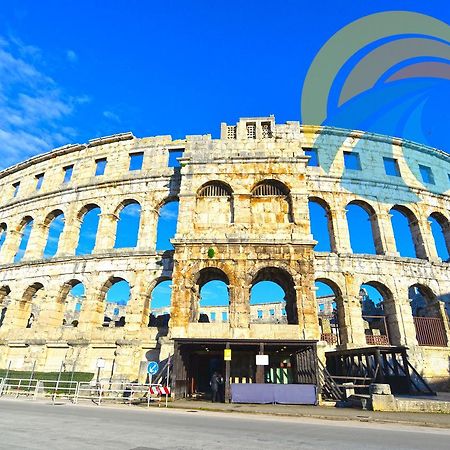 Apartment Vladimira 1569 Pula Exteriör bild